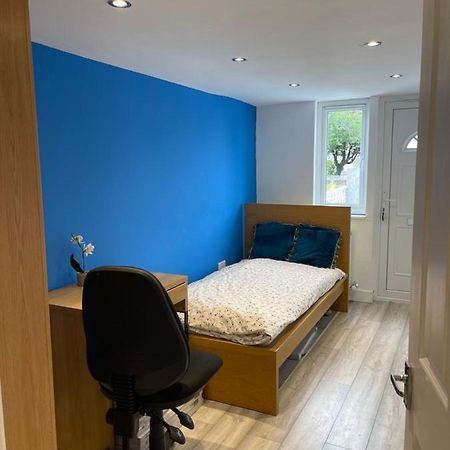One Bedroom In Spacious Bungalow, Free Parking & Private Entrance Εδιμβούργο Εξωτερικό φωτογραφία